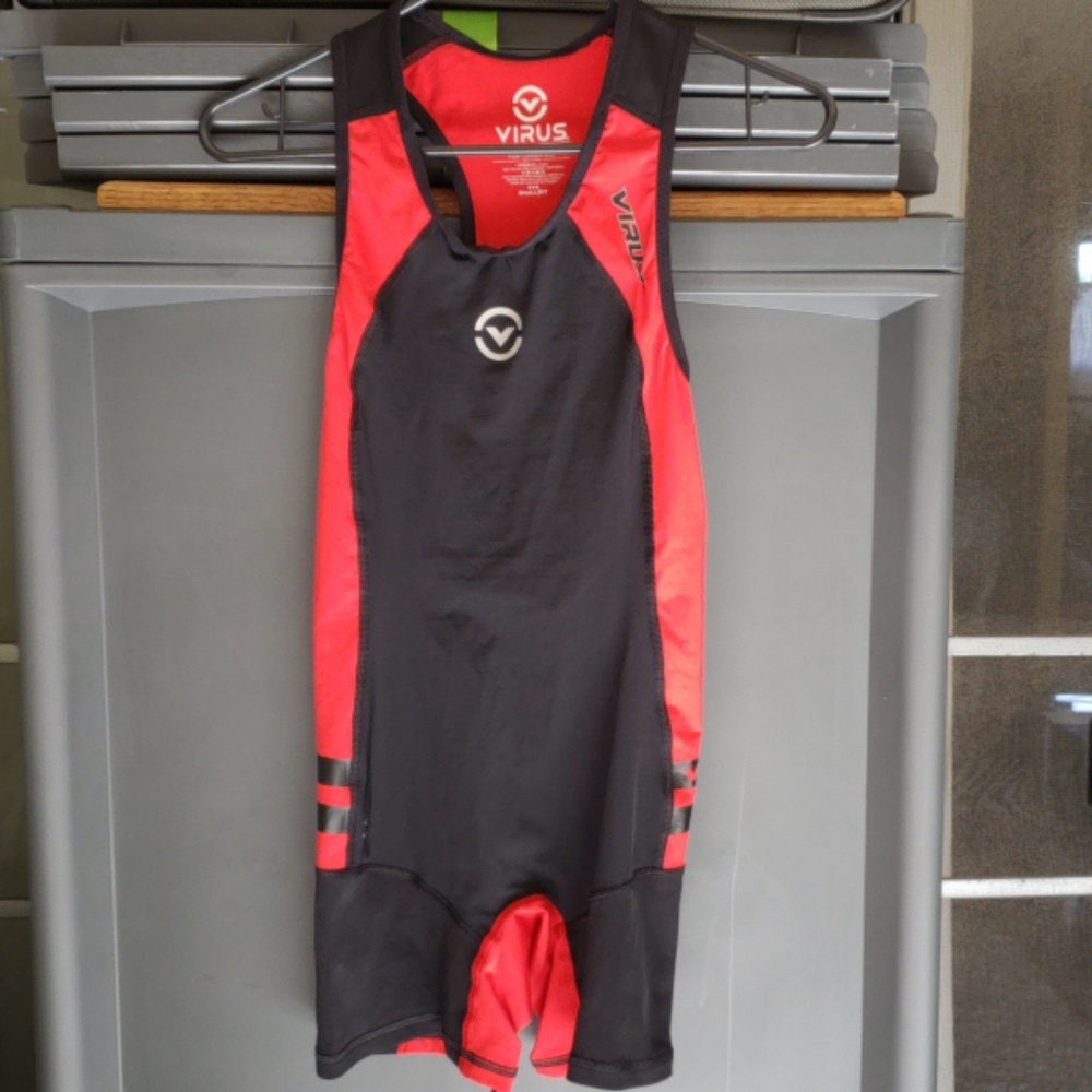 Weightlifting singlet